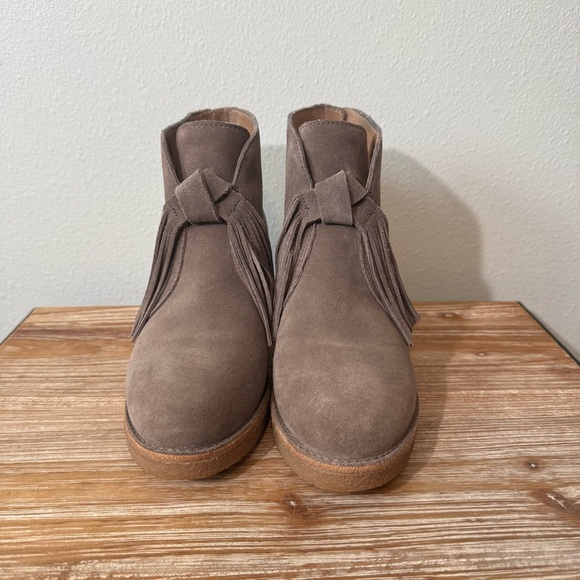 UGG Corin Grey Taupe Heeled Suede Bootie with Tassels Women’s Size 6 - Picture 2 of 10